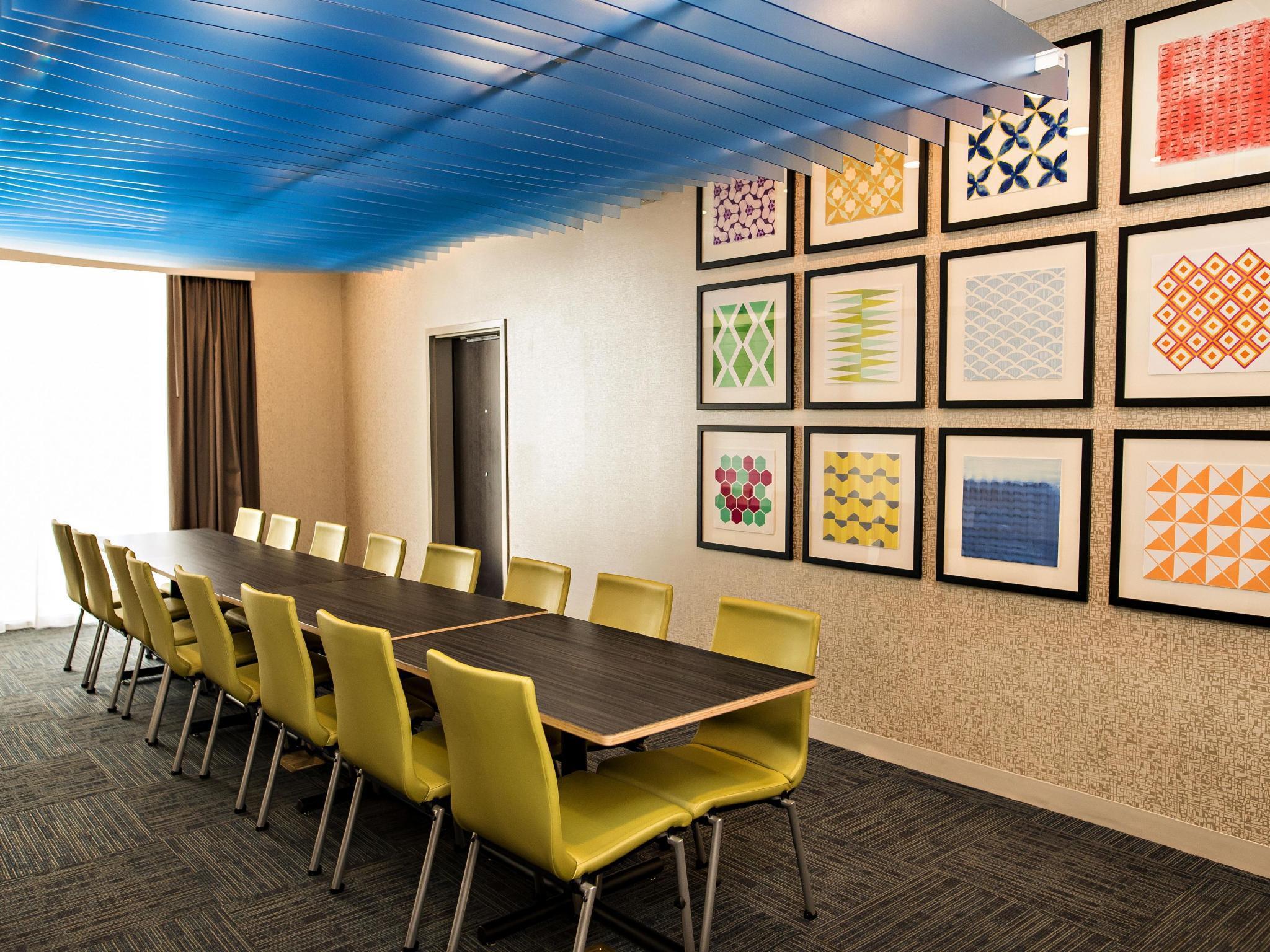 Holiday Inn Express & Suites - Marietta By Ihg Bagian luar foto